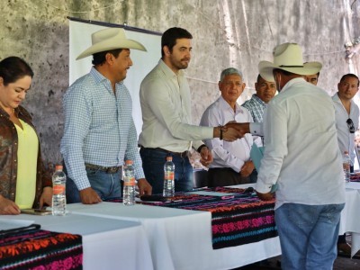 <a href="/noticias/participa-gobierno-del-estado-en-la-entrega-de-constancias-de-apoyo-la-infraestructura">Participa Gobierno del Estado en la entrega de constancias de apoyo a la infraestructura hid...</a>