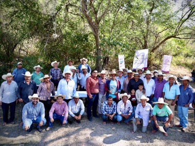 <a href="/noticias/despues-de-40-anos-gobierno-de-cuauhtemoc-blanco-apoya-productores-del-campo-en-materia">Después de 40 años Gobierno de Cuauhtémoc Blanco apoya a productores del campo en materia hí...</a>