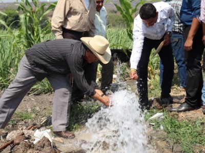 <a href="/noticias/rehabilitan-pozo-agricola-en-mazatepec">Rehabilitan pozo agrícola en Mazatepec</a>