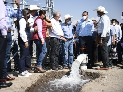 <a href="/noticias/entrega-cuauhtemoc-blanco-obras-para-abastecer-de-agua-al-sector-agricola-en-axochiapan-y">Entrega Cuauhtémoc Blanco obras para abastecer de agua al sector agrícola en Axochiapan y Ja...</a>