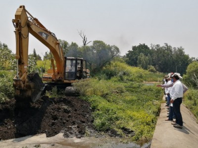 <a href="/noticias/supervisa-ceagua-trabajos-de-desazolve-en-cuautla">Supervisa Ceagua trabajos de desazolve en Cuautla</a>